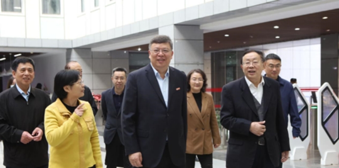 华中科技大学校长尤政院士访问文华学院 华中科技大学校长尤政院士访问文华学院